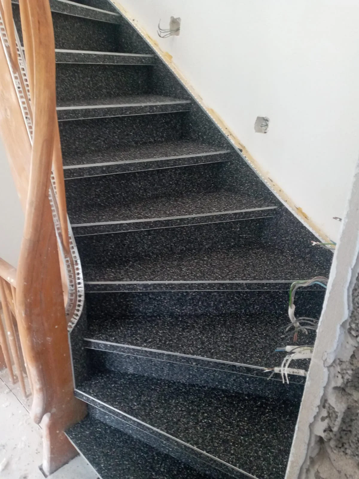 Holztreppe – Balkon/Terrasse nach Steinteppich-Sanierung in Nürtingen