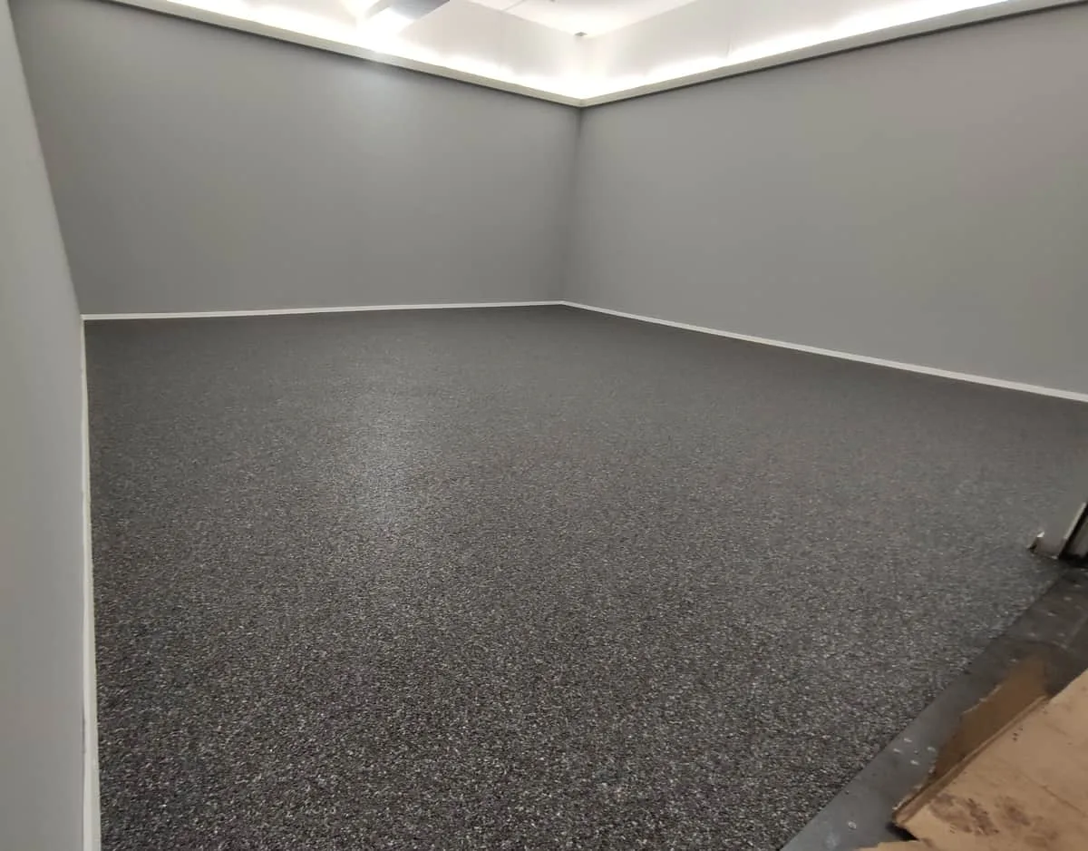 Wohnraum Steinteppich Stuttgart – Naturmarmor Bodenbeschichtung