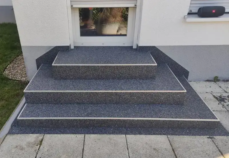 Treppensanierung mit Naturmarmor-Steinteppich