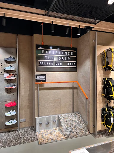 Terrex Showroom Steinteppich rutschfest witterungsbeständig